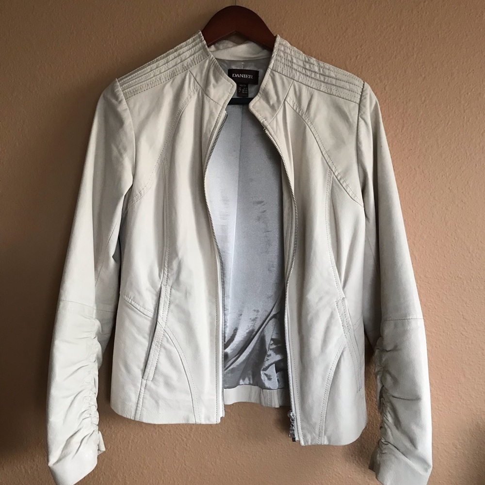 Danier 100% Genuine Leather Jacket Lined Size XS